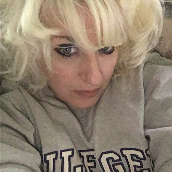 Meet your Posher, Meggie - Picture 2 of 3